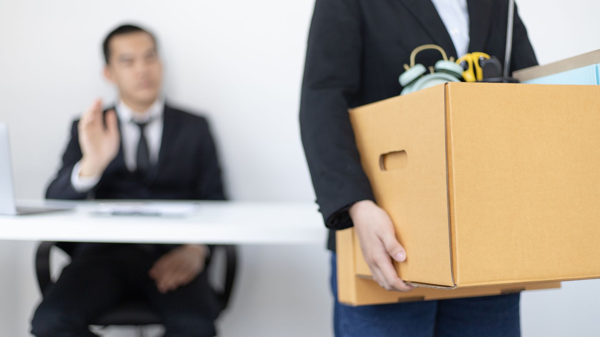 Se você foi demitido após enfrentar problemas de saúde, é natural se perguntar se essa demissão é legal ou não. Muitas vezes, a legislação trabalhista protege trabalhadores que estão lidando com doenças.